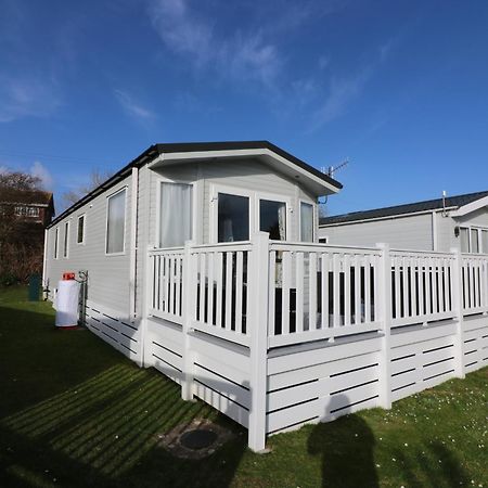 The Willows Selsey Bagian luar foto