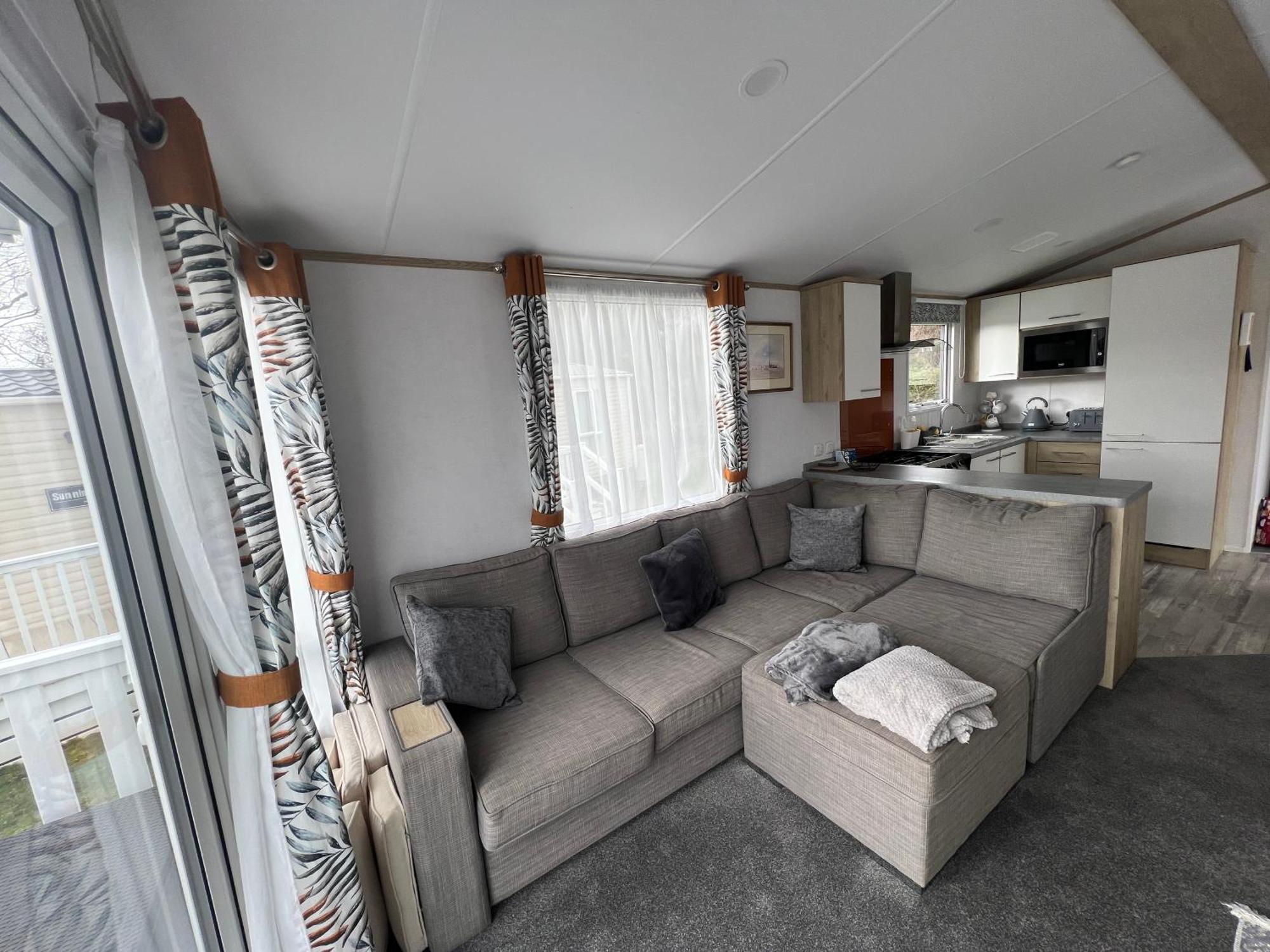 The Willows Selsey Bagian luar foto